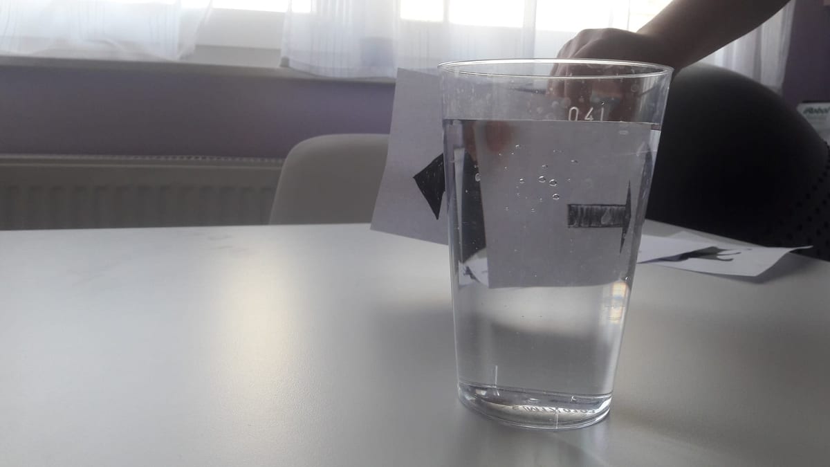 Demonstrating light refraction