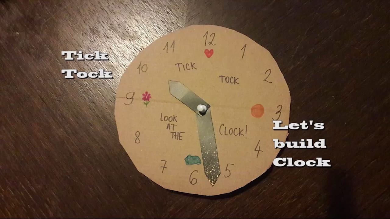 A cardboard clock for learning to tell time