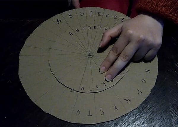  Caesar Cipher Wheel vid tillverkning 