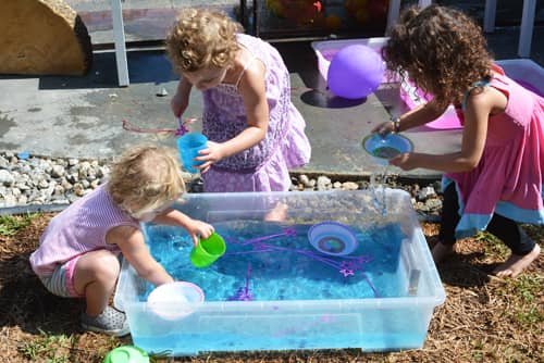 Aktivnosti za poticanje senzomotoričkog razvoja - igre s vodom