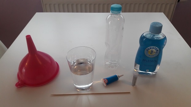 Kako napraviti senzornu bocu za poticanje senzomotoričkog razvoja djeteta - Potrebni materijali